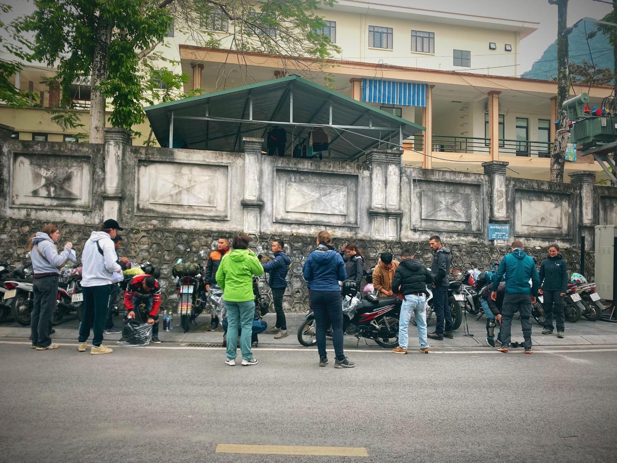 Sun Ha Giang Hotel-Tours-Motorbike Rental Экстерьер фото